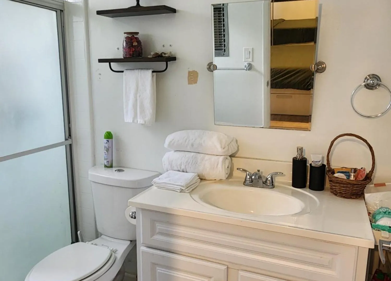 Homestay Cozy Private Room & Bath Central Location La Los Angeles